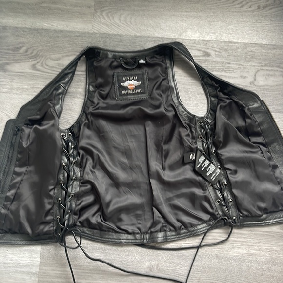 Authentic Harley davidson leather jacket in brand new conditons. Worn only once! - Picture 2 of 4
